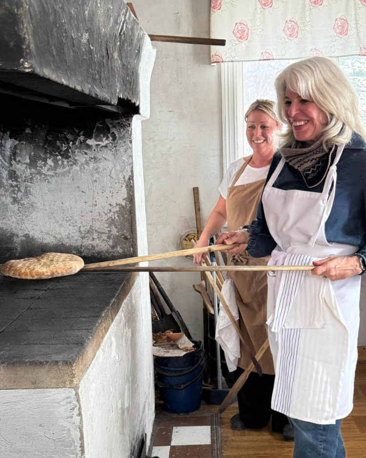 TIMELESS TRADITIONS IN A SWEDISH BAGARSTUGA